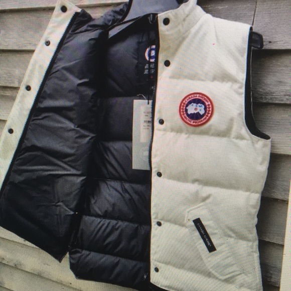 ❌SOLD ❌NWT CANADA GOOSE FREE STYLE VEST - Picture 5 of 7
